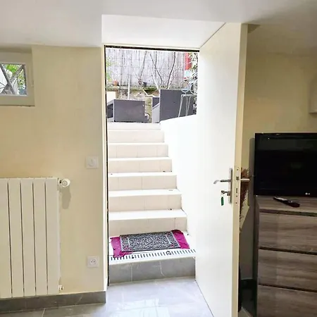 A De 22 M² Avec Terrasse Apartman